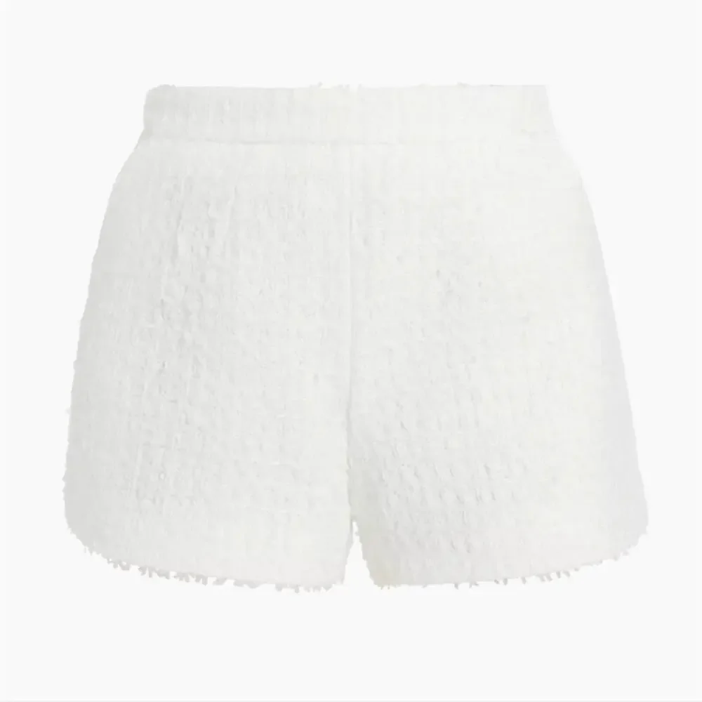 NWT$395 L'agence Ashton Bouclé Knit White Shorts Sz 6 - Picture 4 of 16